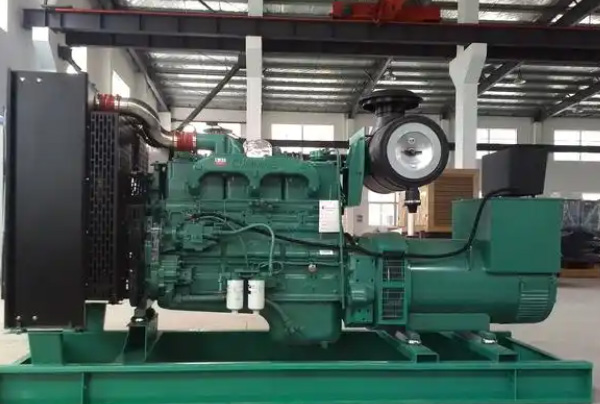 1000KW康明斯柴油发电机新机调试运行