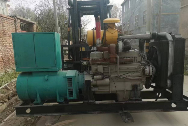 柴油发电机组的气门差别